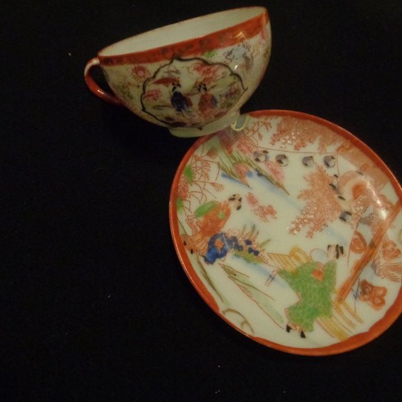 VINTAGE ASIAN PAINTED PORCELAIN CUP & SAUCER - Picture 7 of 8